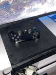 Ps4 slim 500gb  1 ano de uso