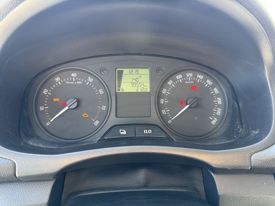 Авто skoda fabia 2011 1.2