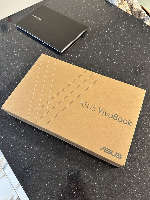 Asus  i7 4.7ghz 16gb ssd 512 gb