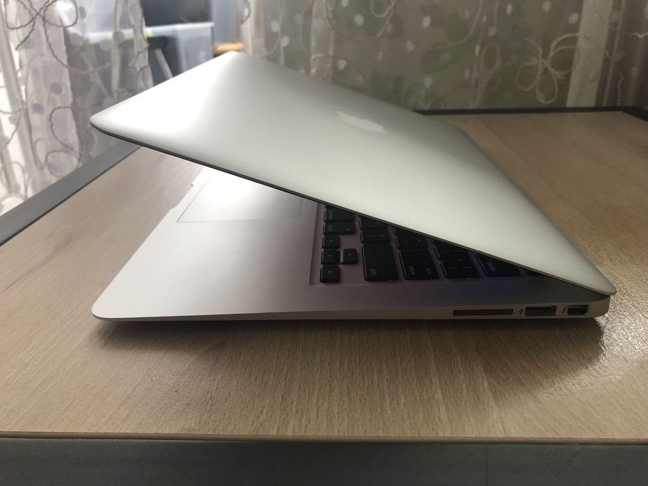 MacBook Air 13" 2017 i5 RAM 8GB SSD 128GB Батарея в гарному стані
