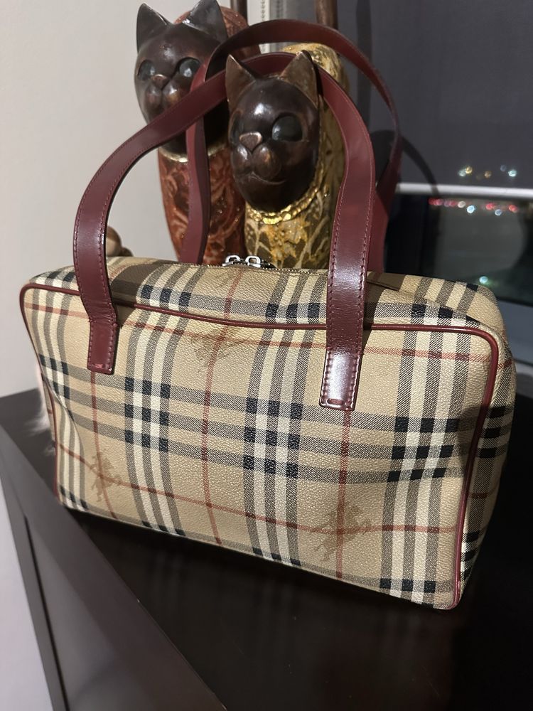 Mala Burberry modelo intemporal