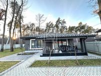 Будинок з власним виходом до озера в Бучі