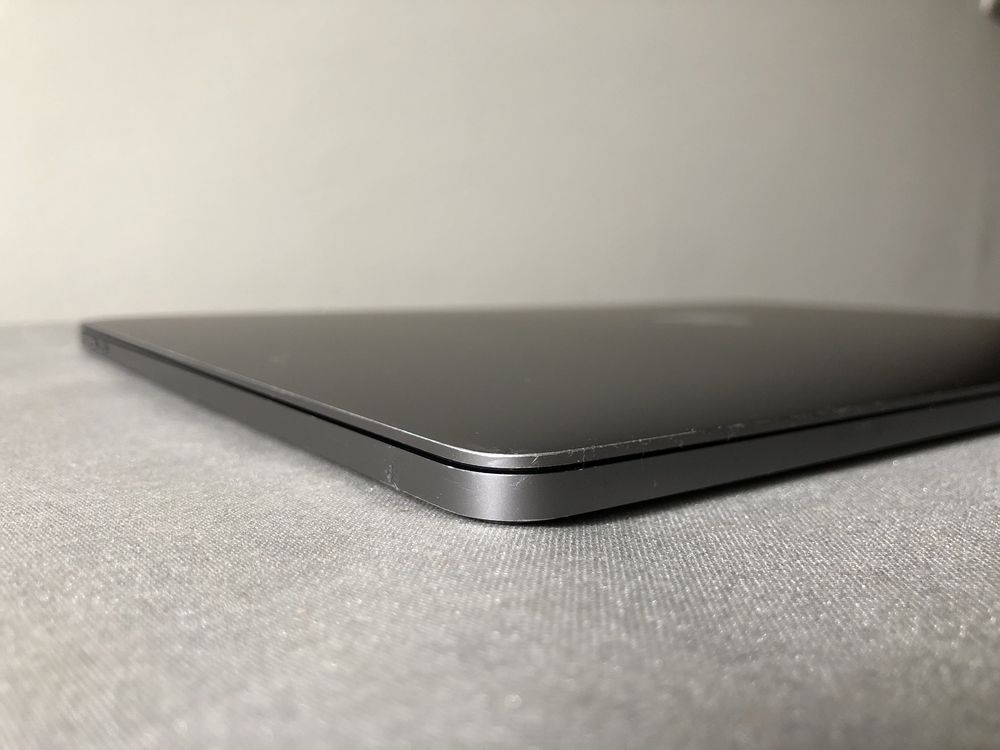 MacBookPro 15 cali A1990 i9 core
