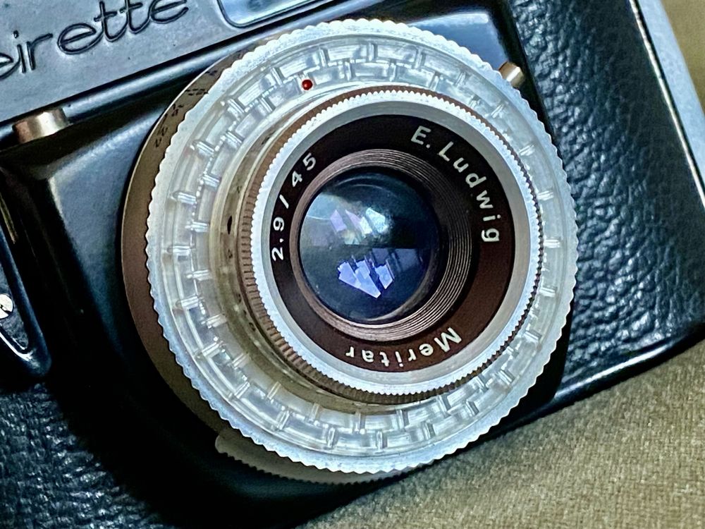 BEIRETTE analogowy aparat fotograficzny - obiektyw Meritar