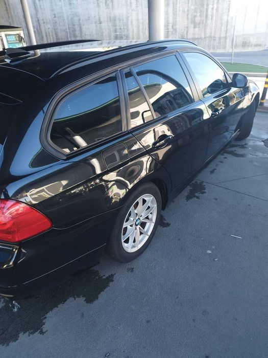 BMW Série 3 Touring 320d EfficientDynamics Diesel – Impecável