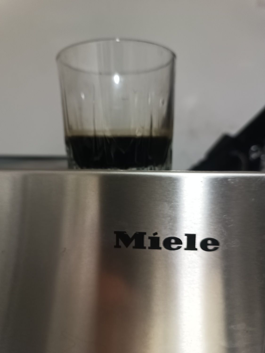 Ekspres do kawy miele z podpieciem do kranu