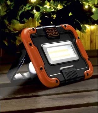 Lampa latarka wielofunkcyjna marki Black&Decker