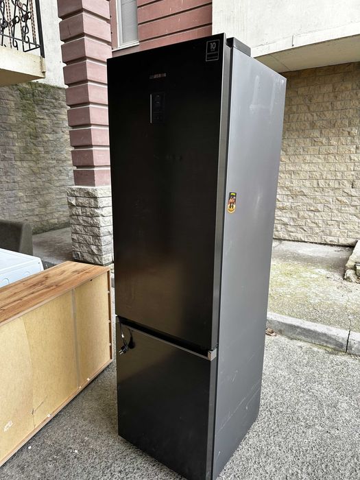 Холодильник SAMSUNG RB38C679ES9/UA