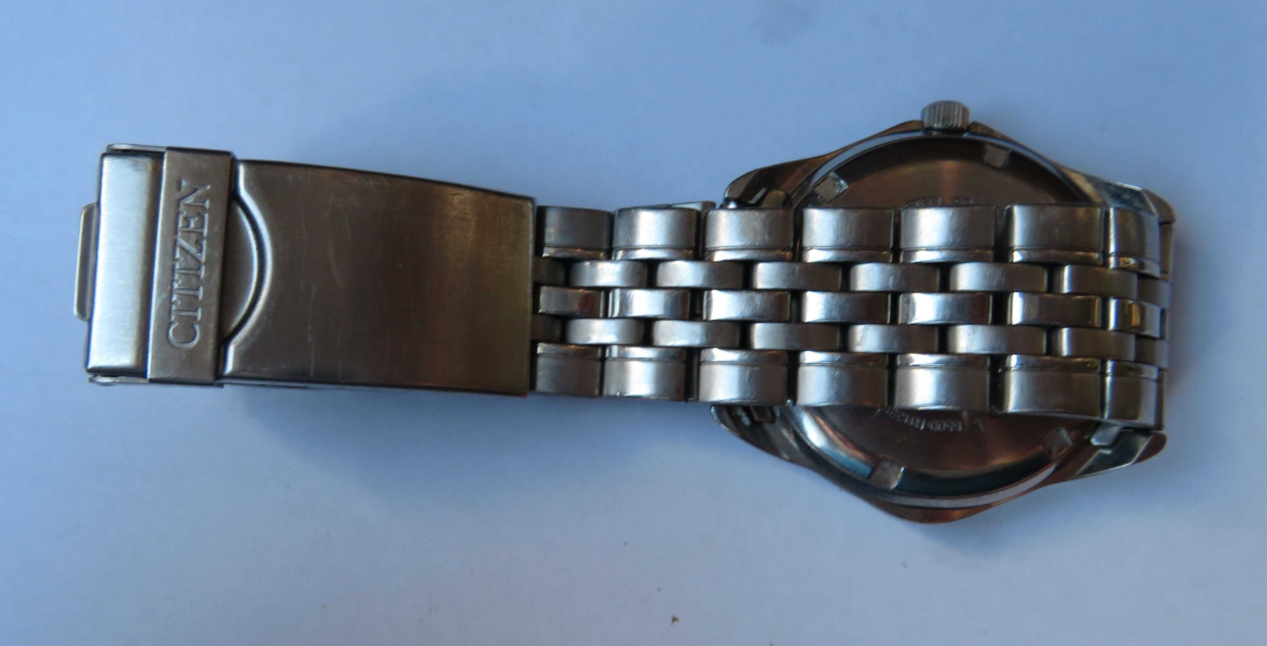 zegarek  Citizen  szafirowe  szkło  wr 200  kwarcowy