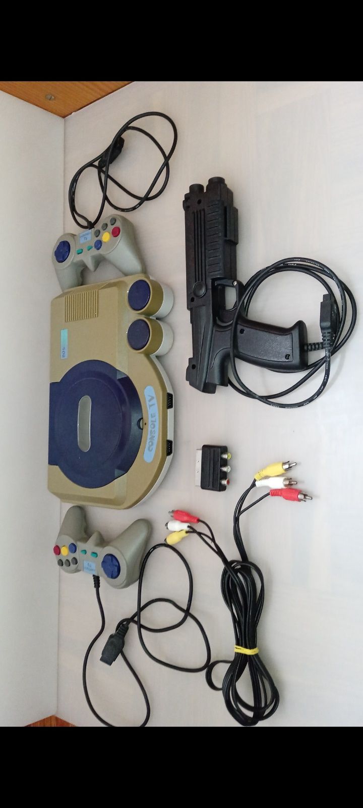 Vintage Console TV BOS 2800 + 2 Comandos + Pistola Lethal Enforcers