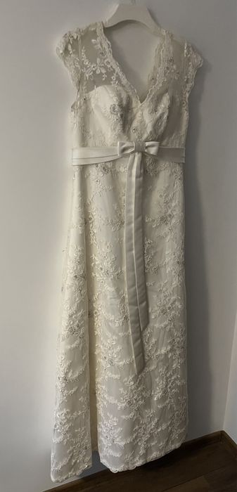 Suknia ślubna koronkowa 40-42