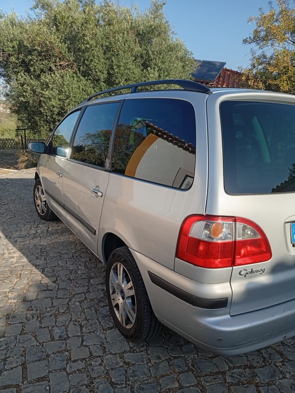 Ford Galaxy Mk2 PD130 Ghia - 04