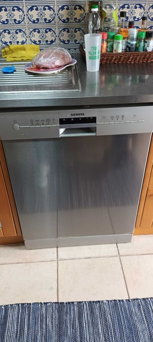 Maquina de lavar loiça com avaria