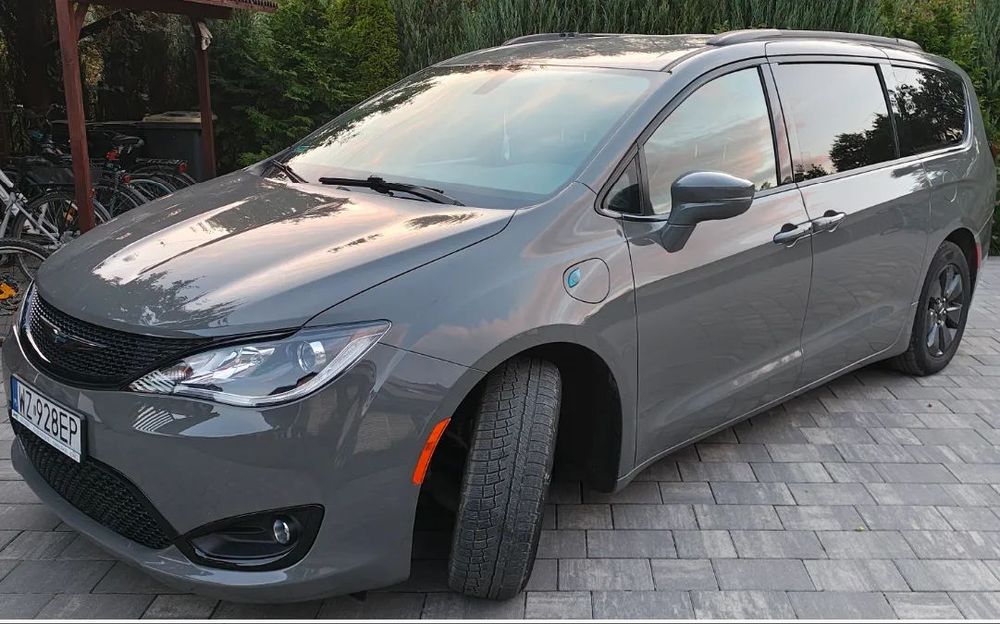 Chrysler Pacifica Cesja Leasingu 2020 Hybryda Plugin