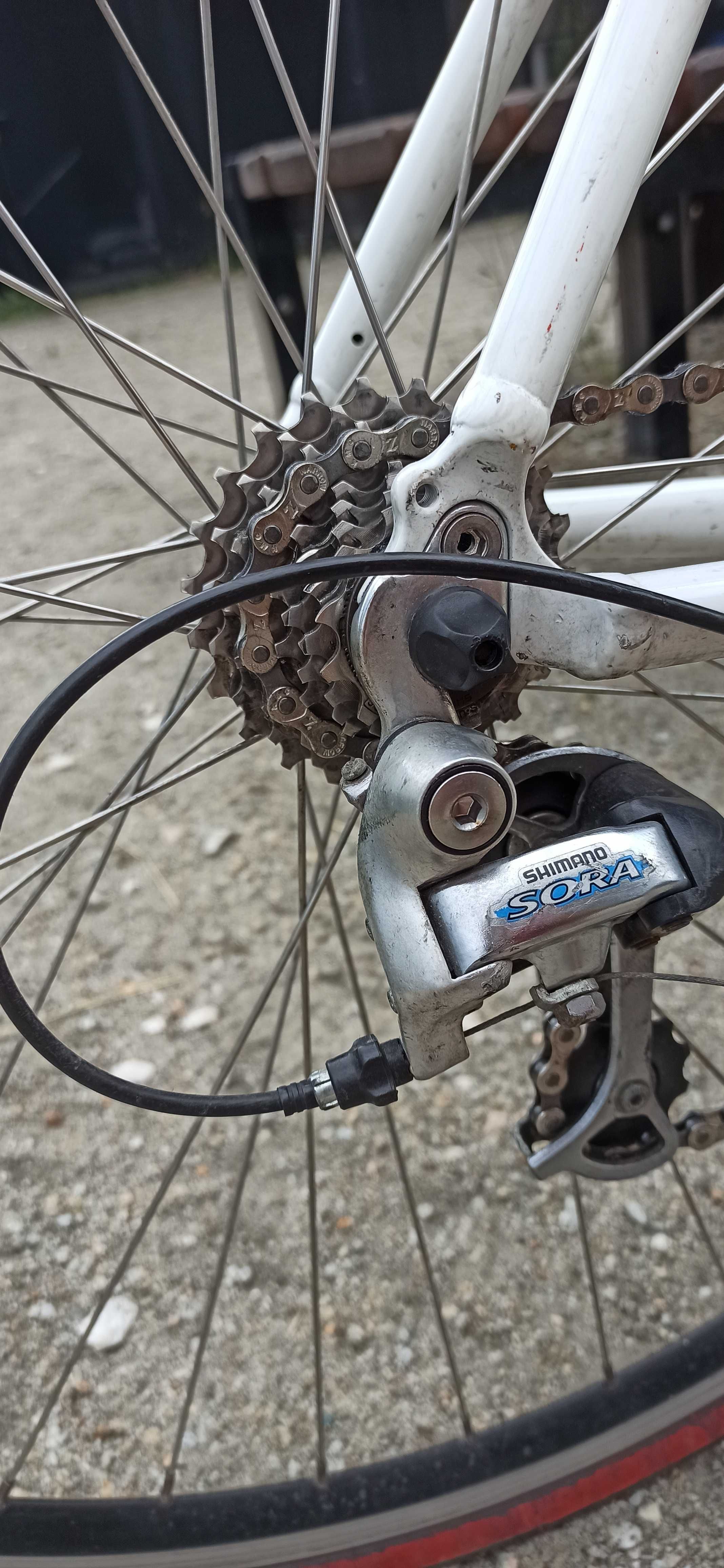 Szosa w dobrym stanie. Pełna Shimano sora. Rozmiar 57