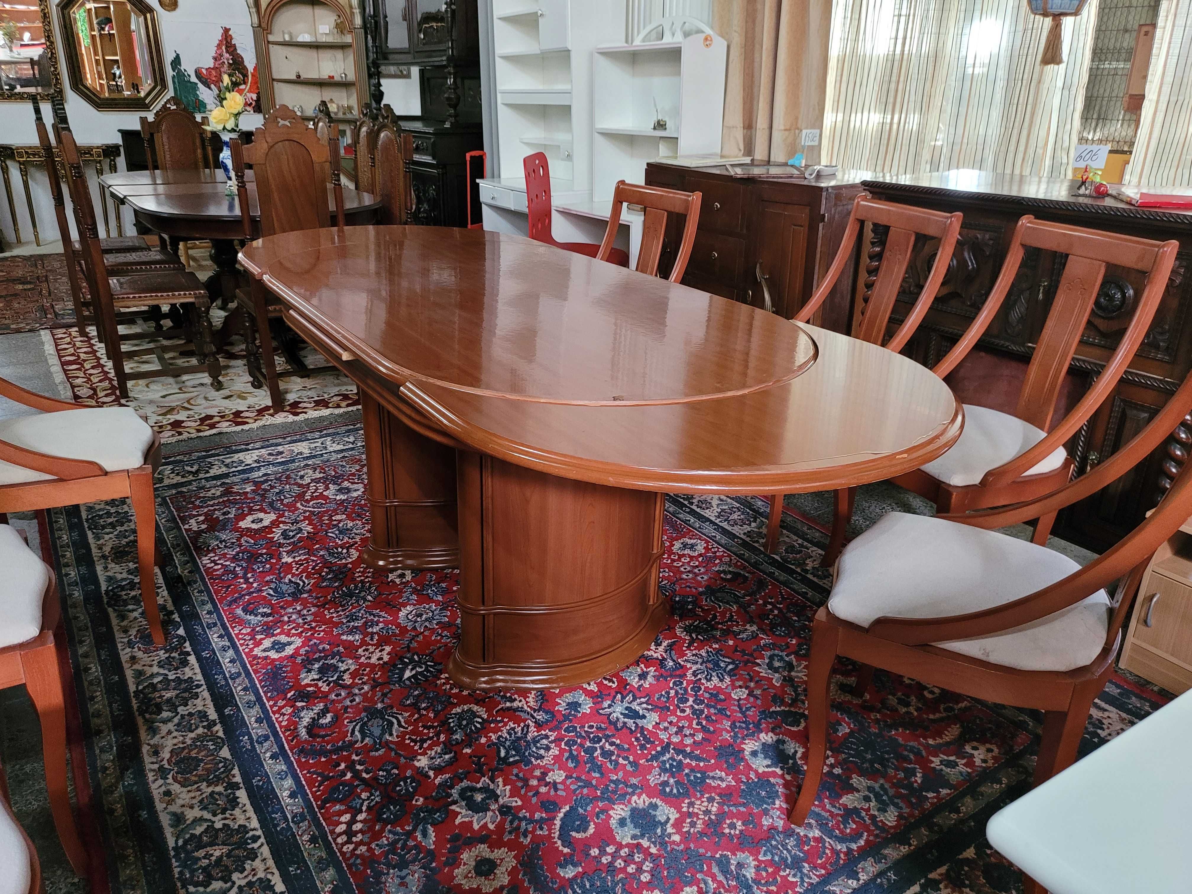 Mesa de sala extensível - Só a mesa as cadeiras são à parte