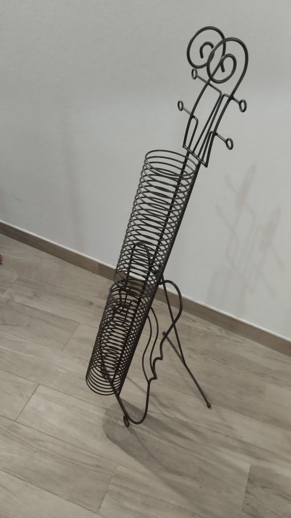 Porta CDs viola em ferro