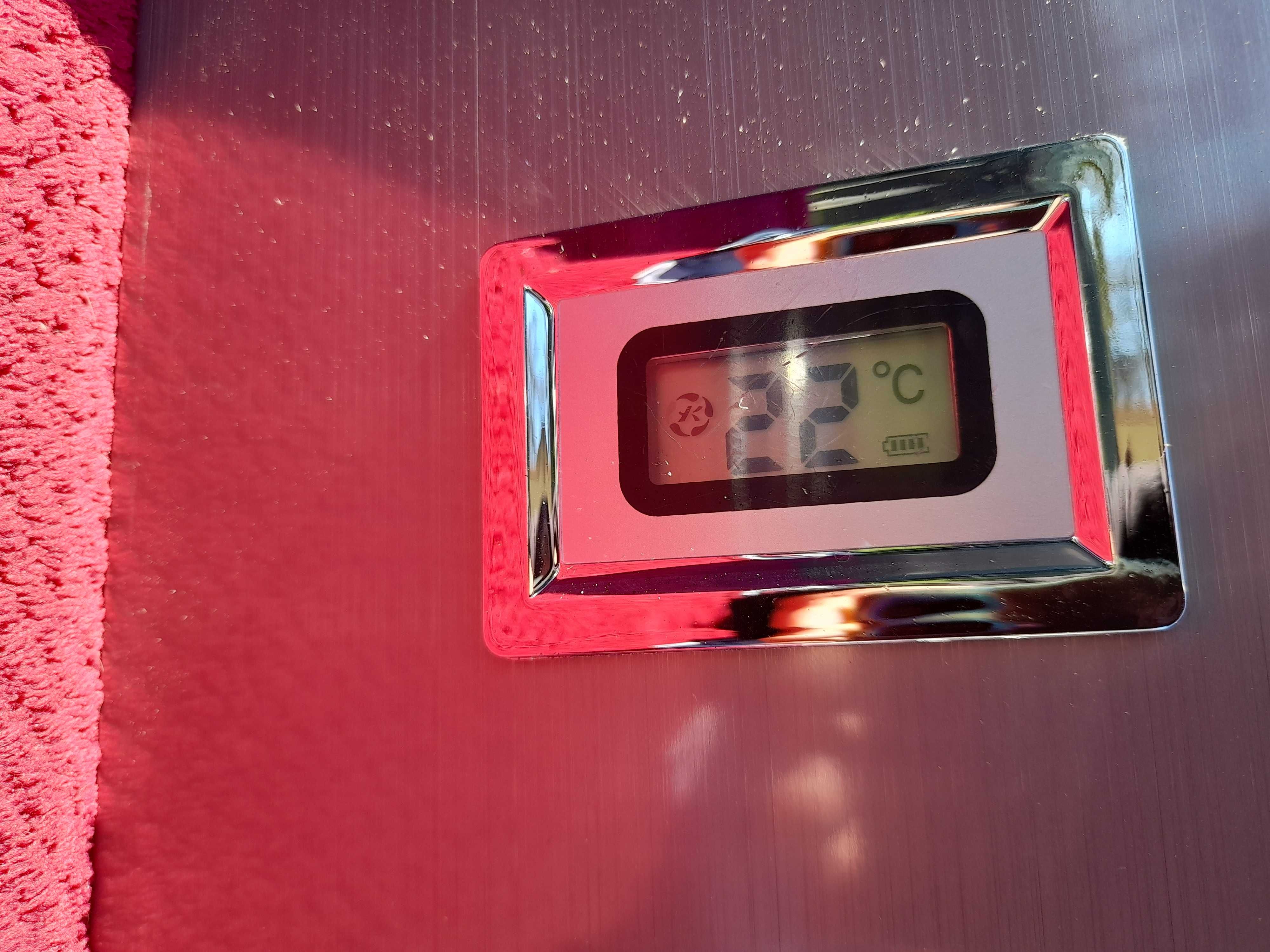 Panel prysznicowy z stali nierdzewnej z wyświetlaczem temperatury