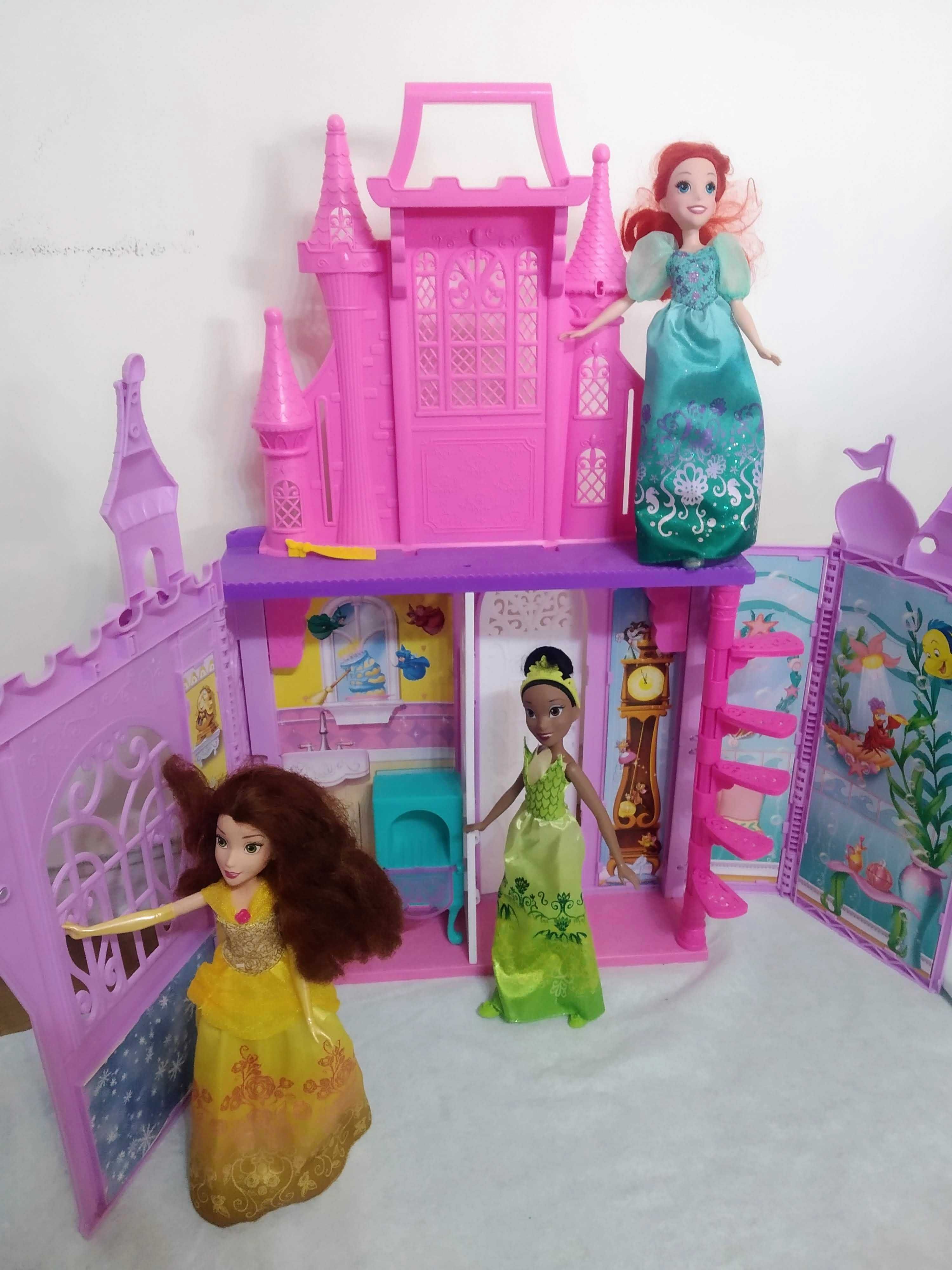 Brinquedo Casa Castelo Disney e 3 bonecas (Princesas) desdobrável