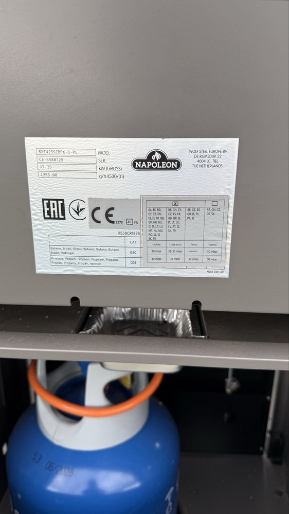 Grill Gazowy Napoleon Rogue XT425 Sizzle Zone, butla gaspol, pokrowiec