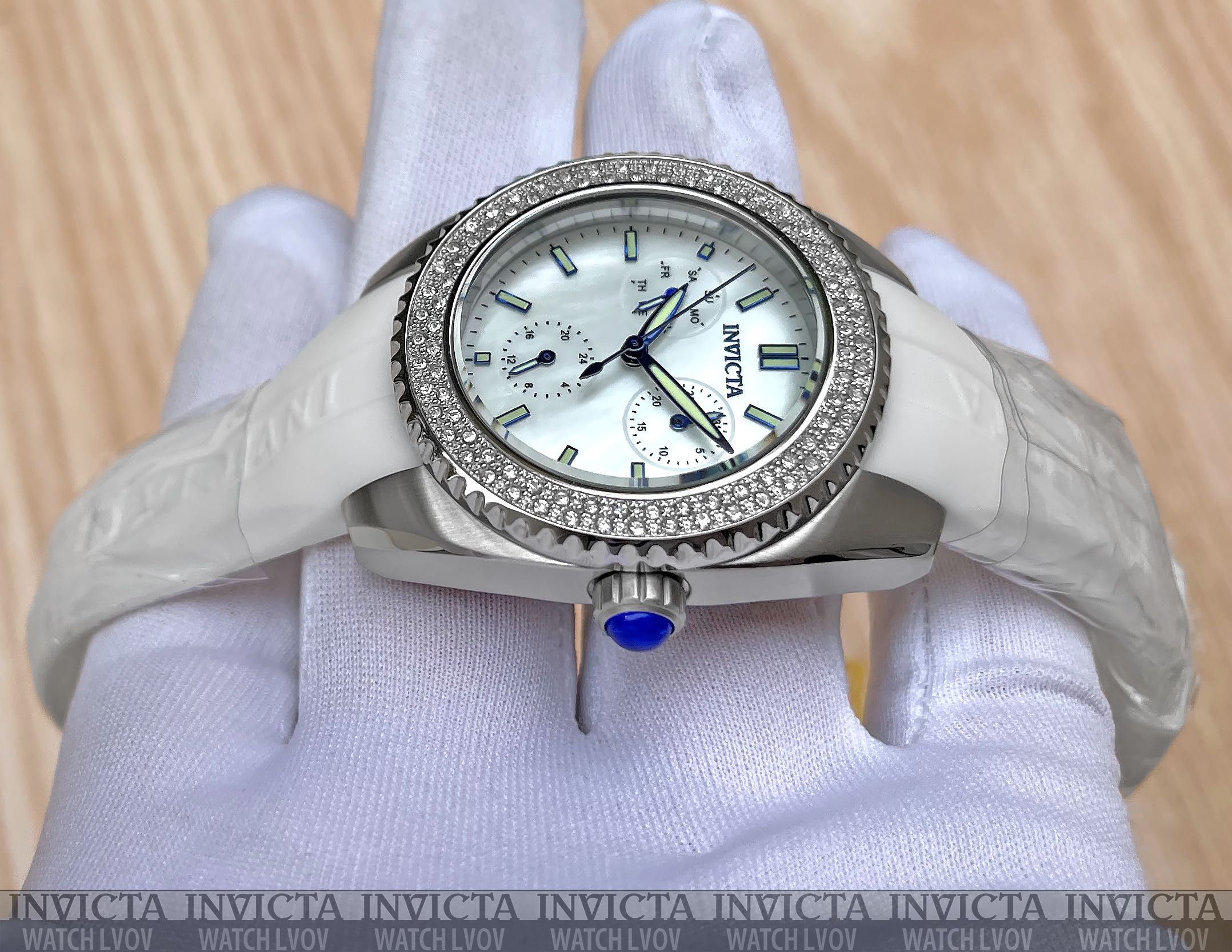 Женские часы Invicta 28486 Angel 38 mm. Silver White Mother of Pearl