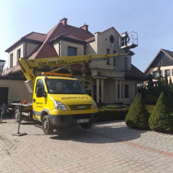 Mycie, malowanie dachów, elewacji, kostki brukowej, prace wysokościowe