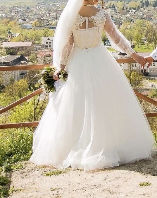Весільне плаття біле