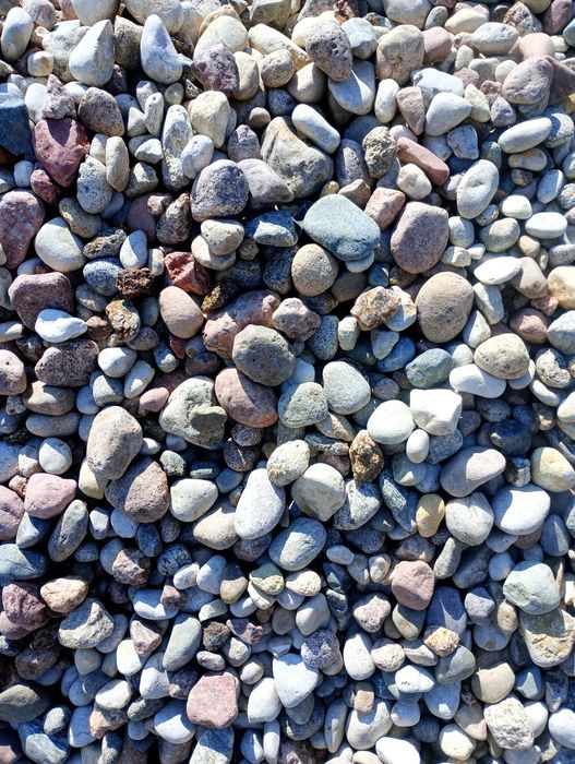 Otoczak szary rzeczny płukany, kruszywo ozdobne, kora sosnowa, ziemia