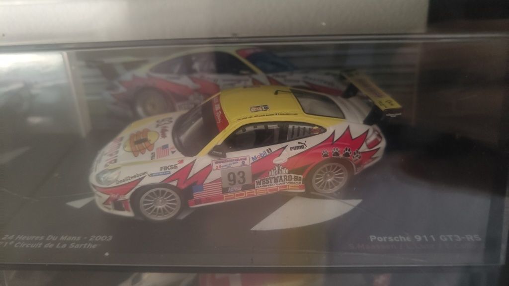 Vendo miniaturas Porsche 911 GT3 e Porsche RS Spider