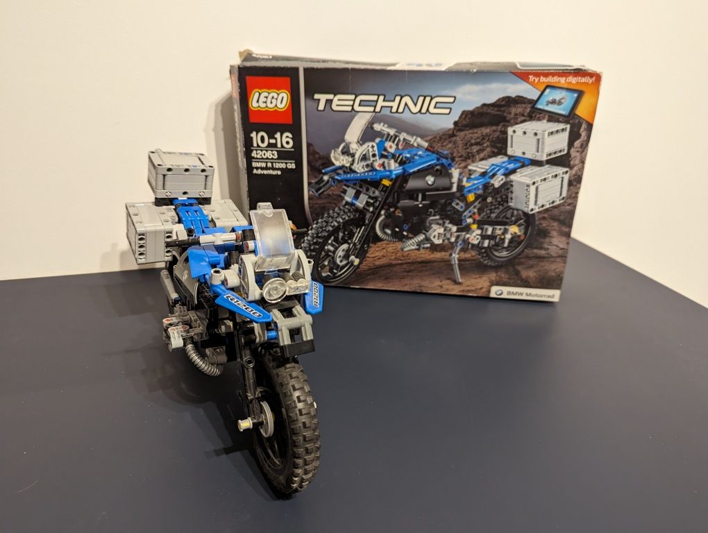 Lego Technic 42063 BMW R 1200 GS Adventure.