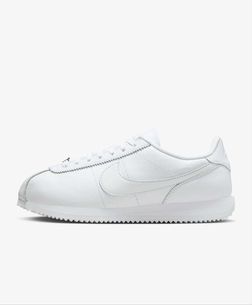 Нові кросівки Nike Cortez