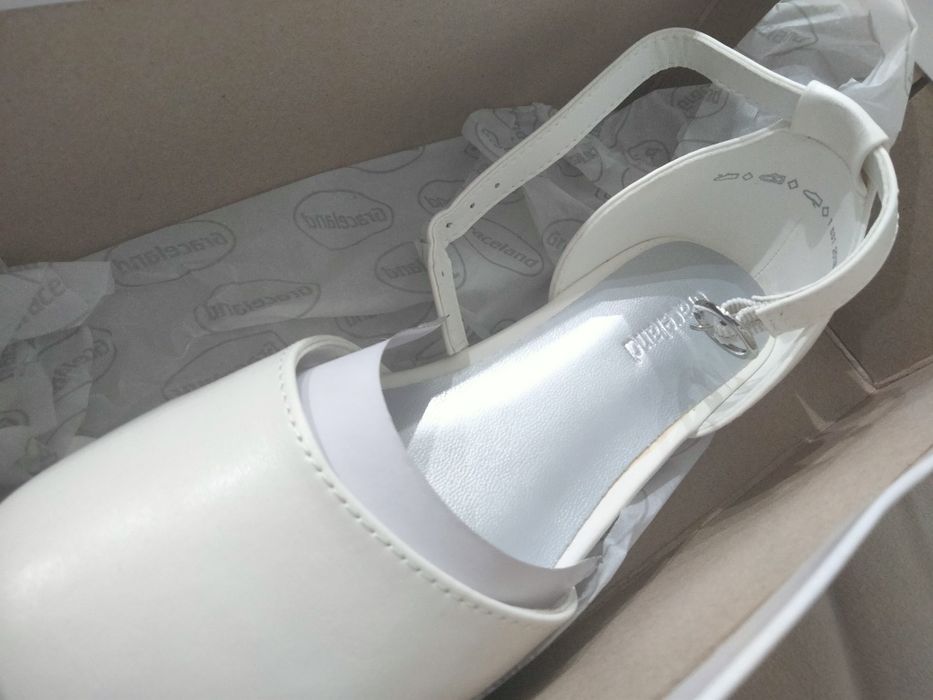 Buty komunijne białe nowe metki