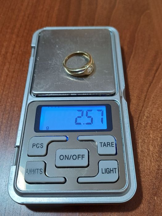 Женское золотое кольцо