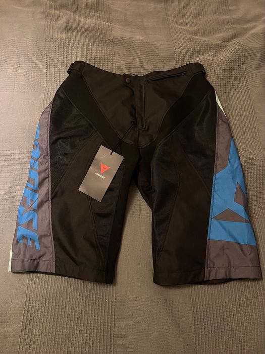 Spodenki MTB Dainese Hucker Shorts nowe