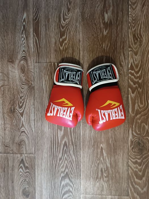 Перчатки для боксу