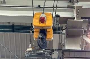 2 sztuki suwnice DEMAG 10 T - 27600 mm.