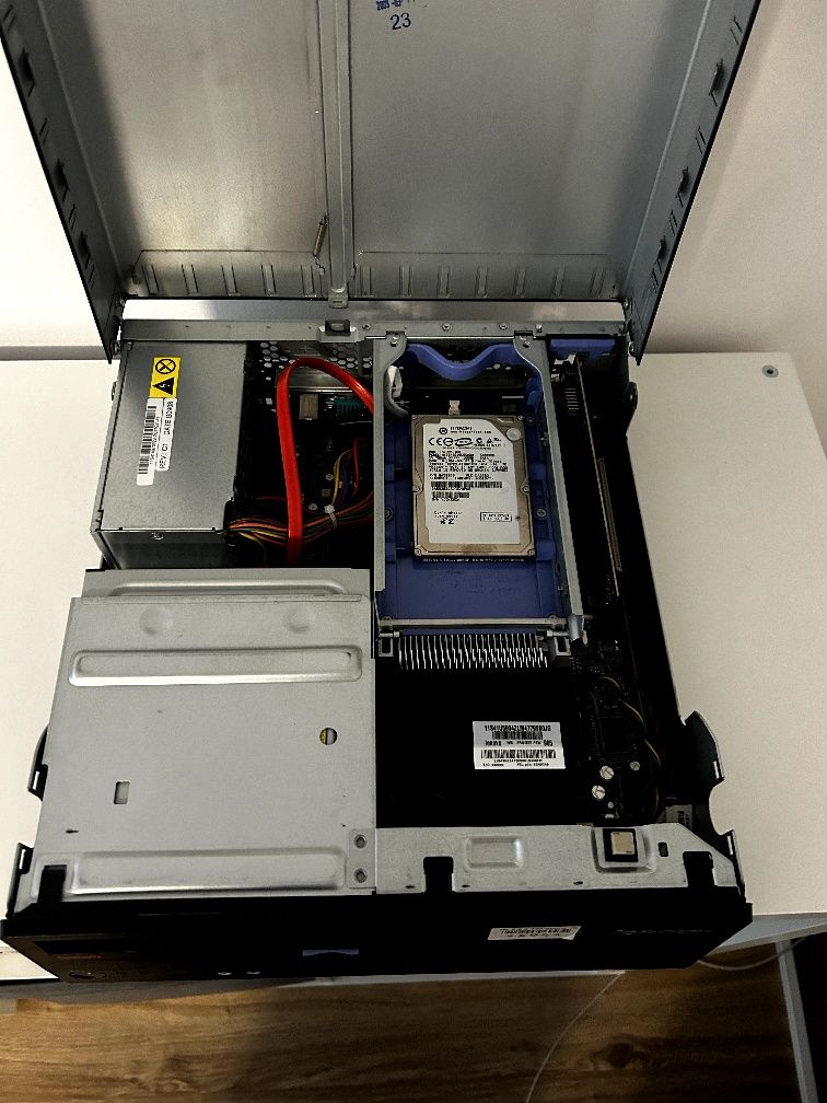 Komputer stacjonarny LENOVO