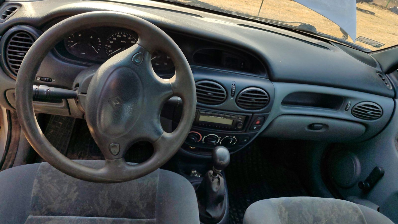 Капот Рено Меган 1, 1.6 весь перед Renault Megan 1 фари