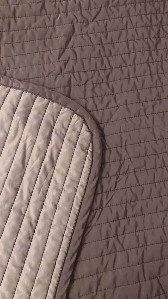 Colcha IKEA casal com 2 capas almofada