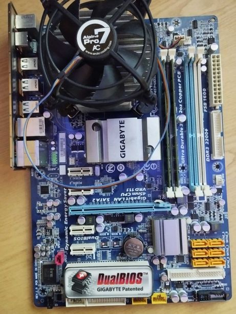 Комплект Gygabyte GA-EP45T-UD3LR 4Gb Q6600 охолодження DDR3
