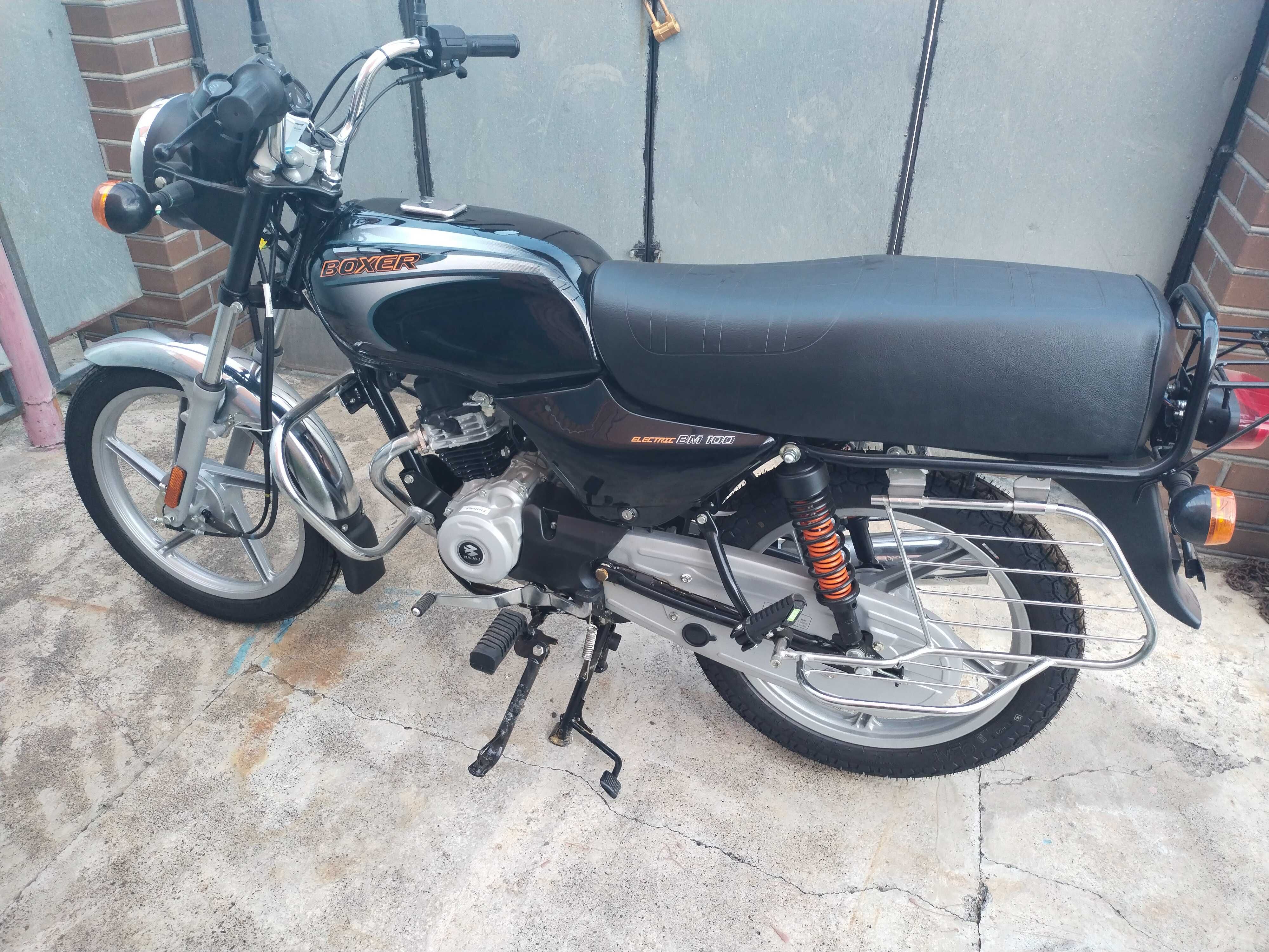 Мотоцикл  Bajaj Boxer 100 (Индия)