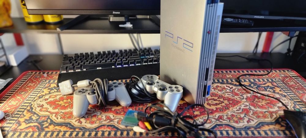 Playstation 2+2pady+Memory card+gra