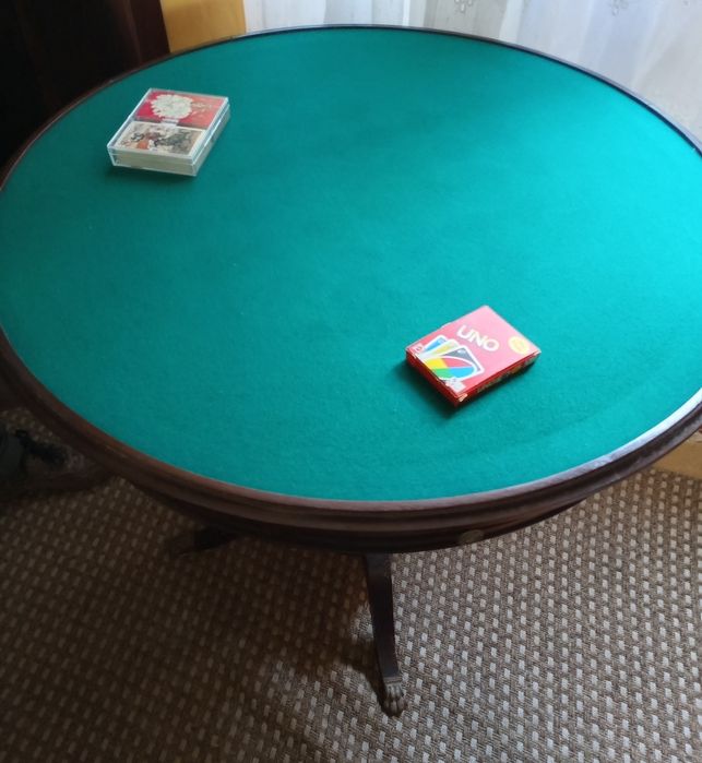 Mesa de jogos antiga