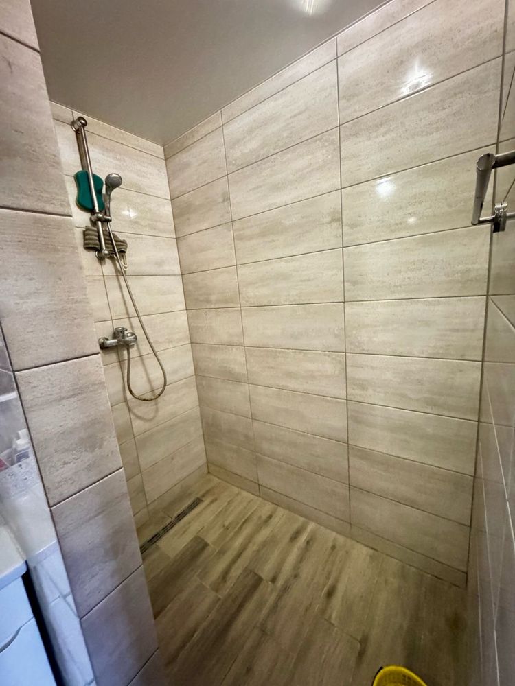 Продаж двох будинків біля води