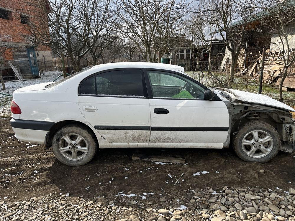 Тойота Авенсіс toyota Avensis т22 розбір на запчастини 2.0 бензин 1azf