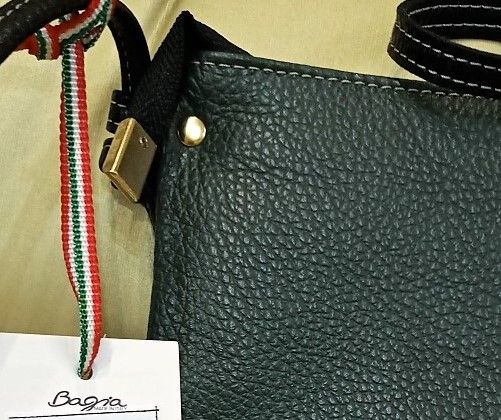 Женская Итальянская сумка Bagia с плечевым ремнем кожа