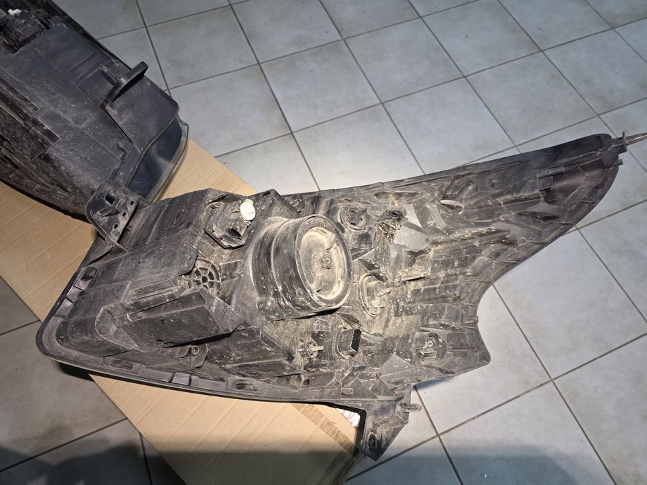 Фара Renault Trafic 3