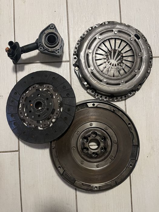 Демпфер , щеплення , корзина . На Ford Fokus 2 , 1,6 dti
