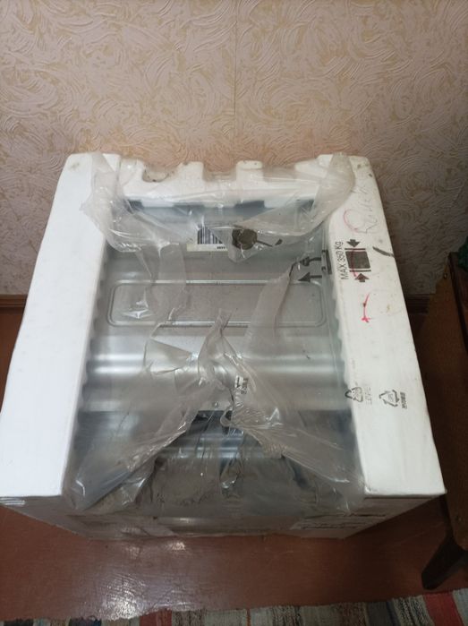 Духовий шкаф Electrolux,запакований.