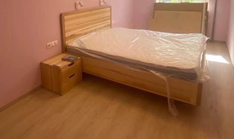 Ліжко з масиву ясена з ортопедичним безпружинним матрацом